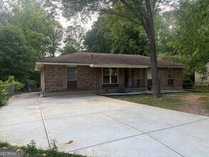 8145 Attleboro Dr in Jonesboro, GA - Building Photo - Building Photo