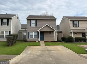 236 Turnstone Rd in Stockbridge, GA - Building Photo