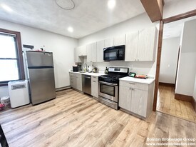 1568 Tremont St, Unit 2 Apartamentos