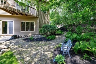 9378 Olympia Dr in Eden Prairie, MN - Building Photo - Building Photo