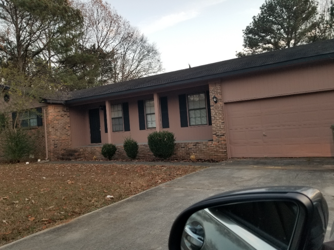 property at 3011 Deerfield Rd NW