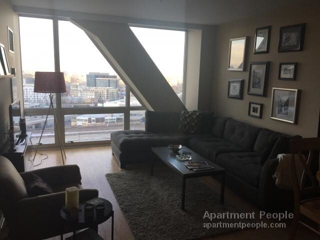 510 W Erie St-Unit -1504 in Chicago, IL - Building Photo