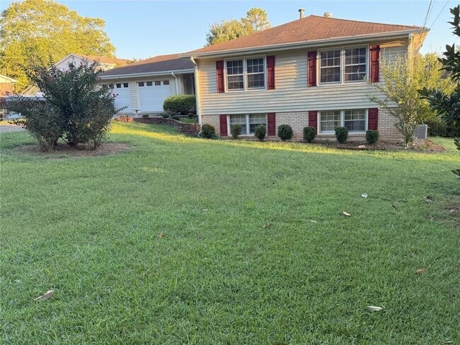 1106 Lincoln Dr in Marietta, GA - Building Photo - Building Photo