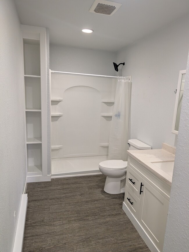 102 S Main St in Convoy, OH - Building Photo - Building Photo