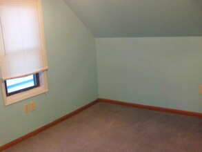 61 Irene St, Unit Rear Apartment in Buffalo, NY - Building Photo - Building Photo