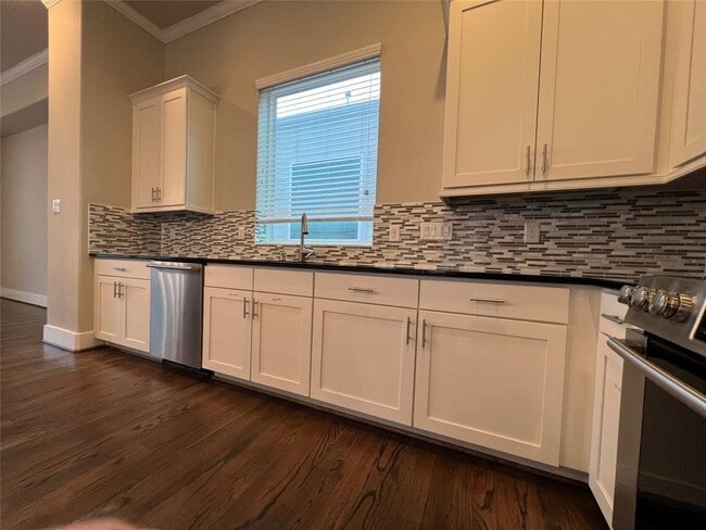 property at 5623 Kansas St