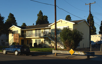 12551 Nutwood St in Garden Grove, CA - Foto de edificio - Building Photo