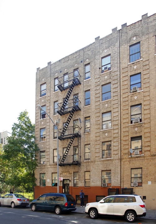 2000 Davidson Ave in Bronx, NY - Foto de edificio