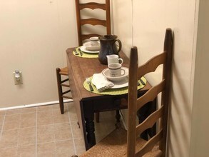 101 Woodcrest Dr, Unit B in Chapel Hill, NC - Foto de edificio - Building Photo