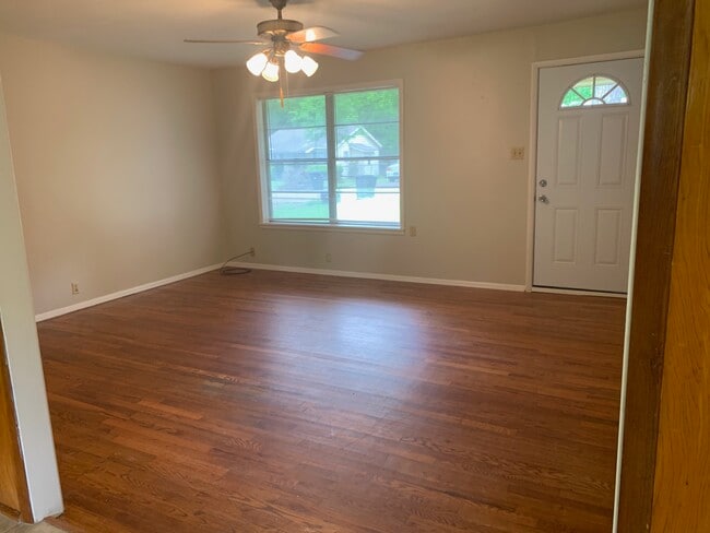 406 Turner St in Cleburne, TX - Building Photo - Building Photo