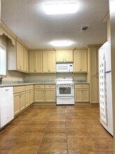 825 Clubside Dr in East Bernard, TX - Building Photo - Building Photo