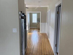 16 Tecumseh St in Providence, RI - Foto de edificio - Building Photo