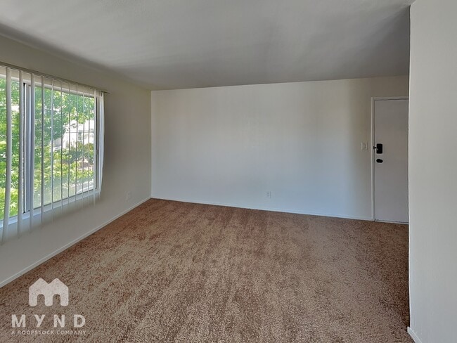 240 Athol Ave in Oakland, CA - Building Photo - Building Photo
