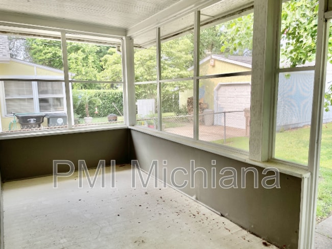 1122 College St in South Bend, IN - Building Photo - Building Photo