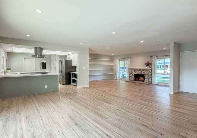 1251 Buckingham Dr in Thousand Oaks, CA - Building Photo - Building Photo