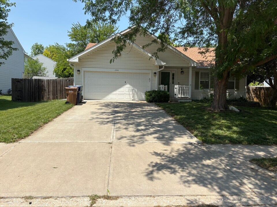 2928 Blackhawk Dr in Bellevue, NE - Foto de edificio