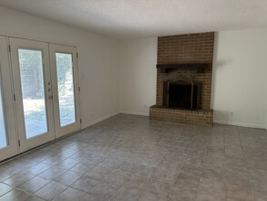 2701 Sweeney Ln in Austin, TX - Building Photo - Building Photo