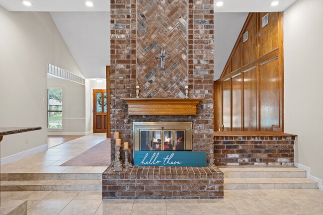 property at 815 Millpond Dr