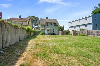 55 Mark St in Milford, CT - Foto de edificio - Building Photo