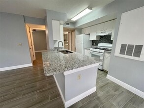 1612 Columbia Arms Cir in Kissimmee, FL - Building Photo - Building Photo