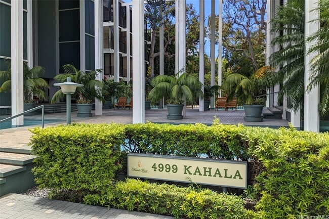4999 Kahala Ave, Unit one bedroom with bath in Honolulu, HI - Building Photo - Building Photo