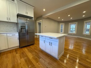 86 Orchard St, Unit 1 in Medford, MA - Building Photo - Building Photo