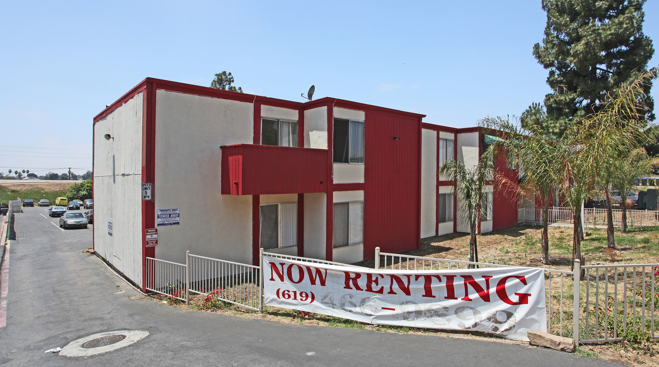 Timberline Apartments in La Mesa, CA - Foto de edificio