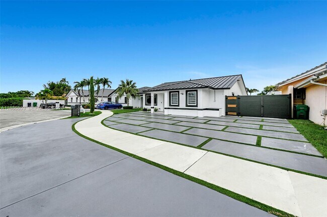 property at 13284 SW 39th St