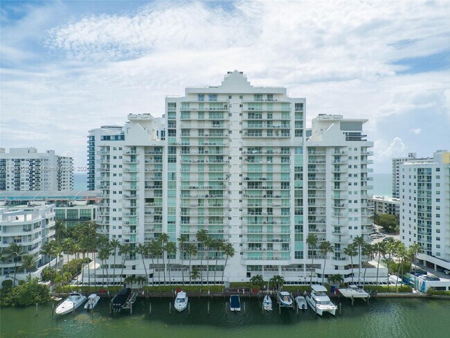5900 Collins Ave in Miami Beach, FL - Building Photo - Building Photo