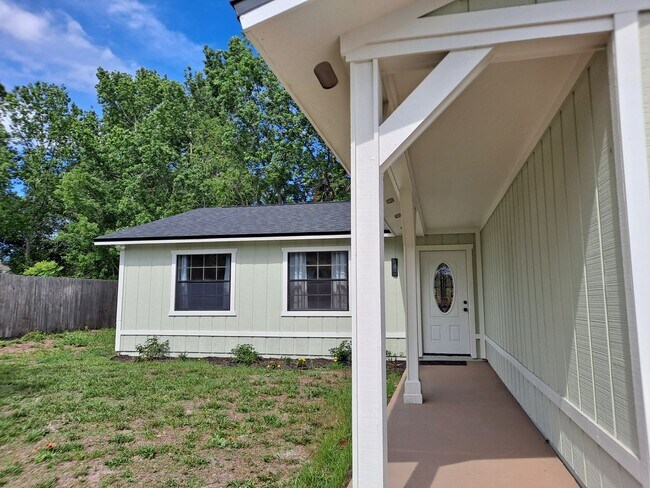 3 Wildwood Dr in Edgewater, FL - Foto de edificio - Building Photo
