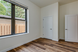 Smith School Lofts in Oshkosh, WI - Building Photo - Interior Photo