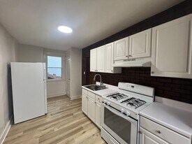 2136 Liedertafel Way in Pittsburgh, PA - Building Photo