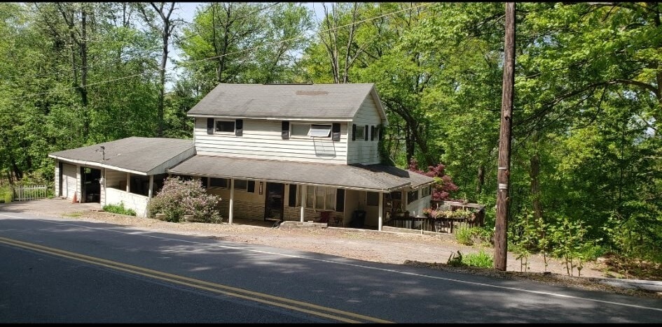 326 S Old Turnpike Rd in Drums, PA - Building Photo