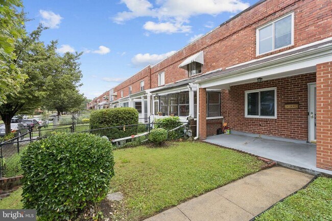 128 33rd St NE in Washington, DC - Building Photo - Building Photo