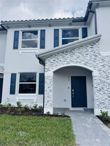 243 NW 11th Ct in Florida City, FL - Building Photo