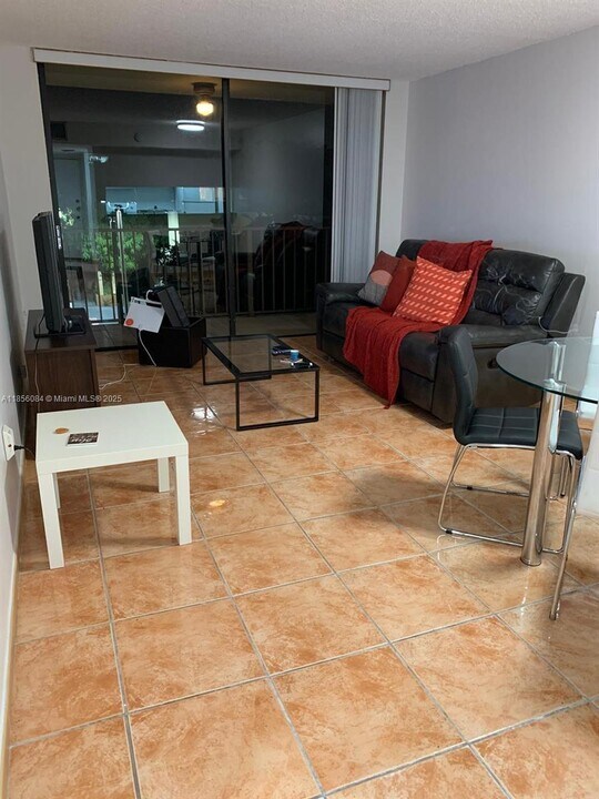 8002 SW 149th Ave in Miami, FL - Building Photo