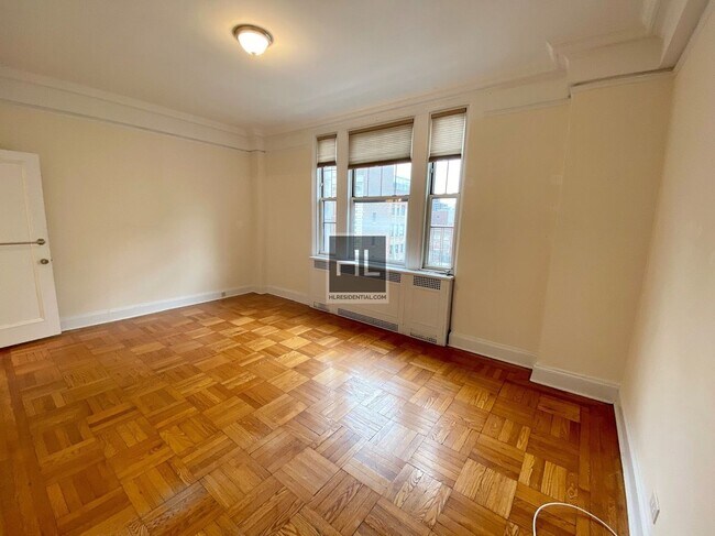 WEST 86 STREET in New York, NY - Building Photo - Building Photo