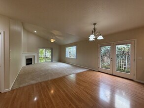 3540 Sterling Woods Dr in Eugene, OR - Building Photo - Building Photo