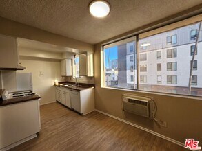 456 S Harvard Blvd in Los Angeles, CA - Building Photo - Building Photo