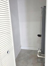 1102 NW 103rd St in Miami, FL - Building Photo - Building Photo