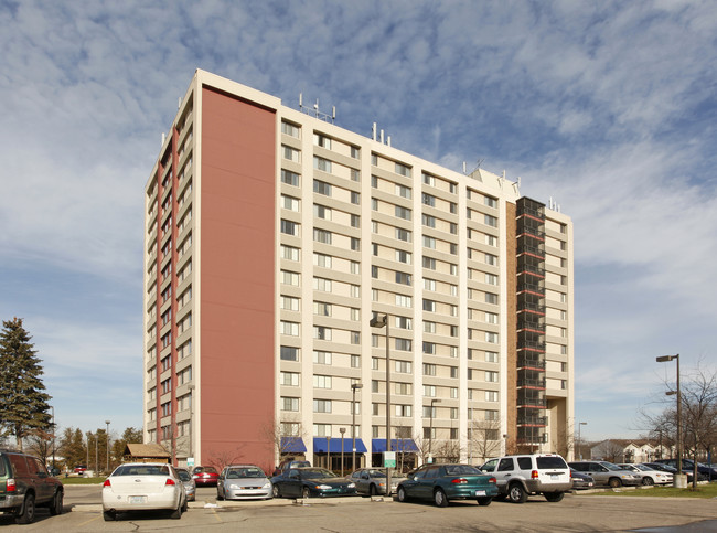 Dearborn Heights Co-Op Towers in Dearborn Heights, MI - Building Photo - Building Photo