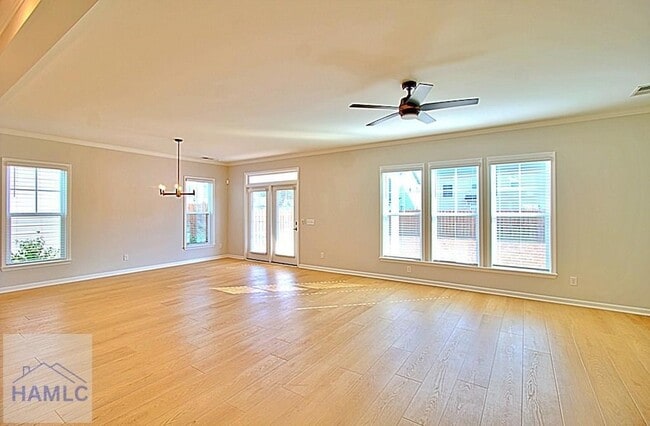 25 Ashmont St in Savannah, GA - Foto de edificio - Building Photo