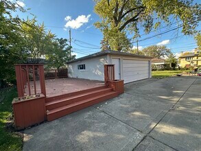 3929 Jarvis Ave in Lincolnwood, IL - Building Photo - Building Photo