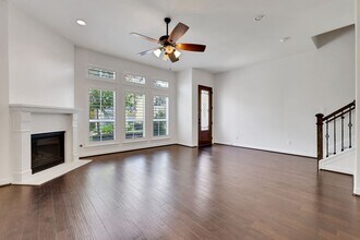 12 Tassia Ln in Houston, TX - Building Photo - Building Photo