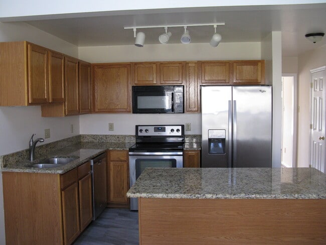8100 Cypresstree Ln in Mechanicsville, VA - Building Photo - Building Photo