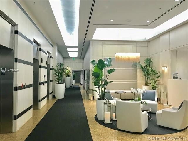 185 SE 14th Terrace-Unit -802 in Miami, FL - Building Photo - Building Photo