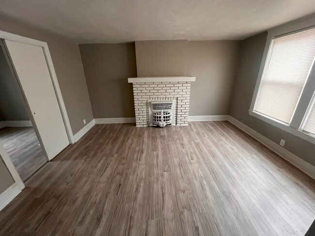 property at 1541 Addison Rd
