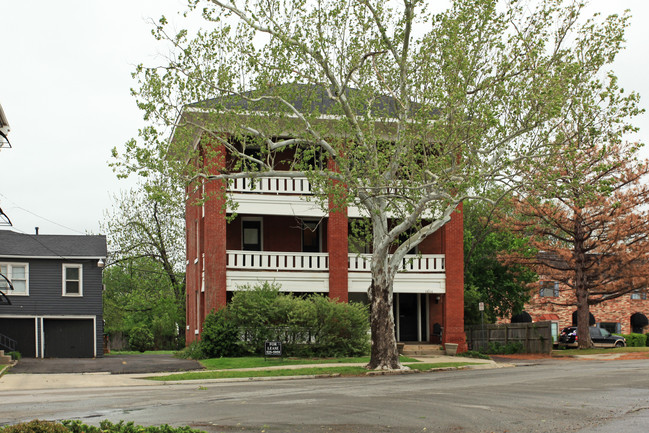 1814 N Shartel Ave in Oklahoma City, OK - Foto de edificio - Building Photo