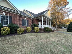 103 Sycamore Dr in Clemson, SC - Building Photo