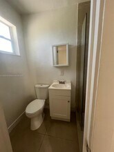 467 NW 8th St in Miami, FL - Building Photo - Building Photo